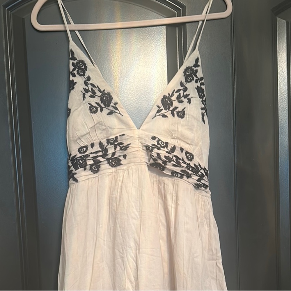 Abercrombie & Fitch Cream Dress with Black Floral Design